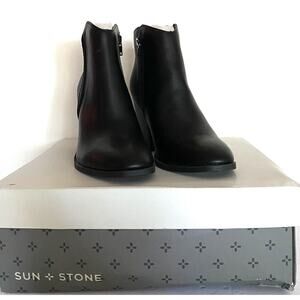 NIB Sun + Stone Sz 7.5 Black Graceyyp Ankle Zip Back Different Pattern Booties